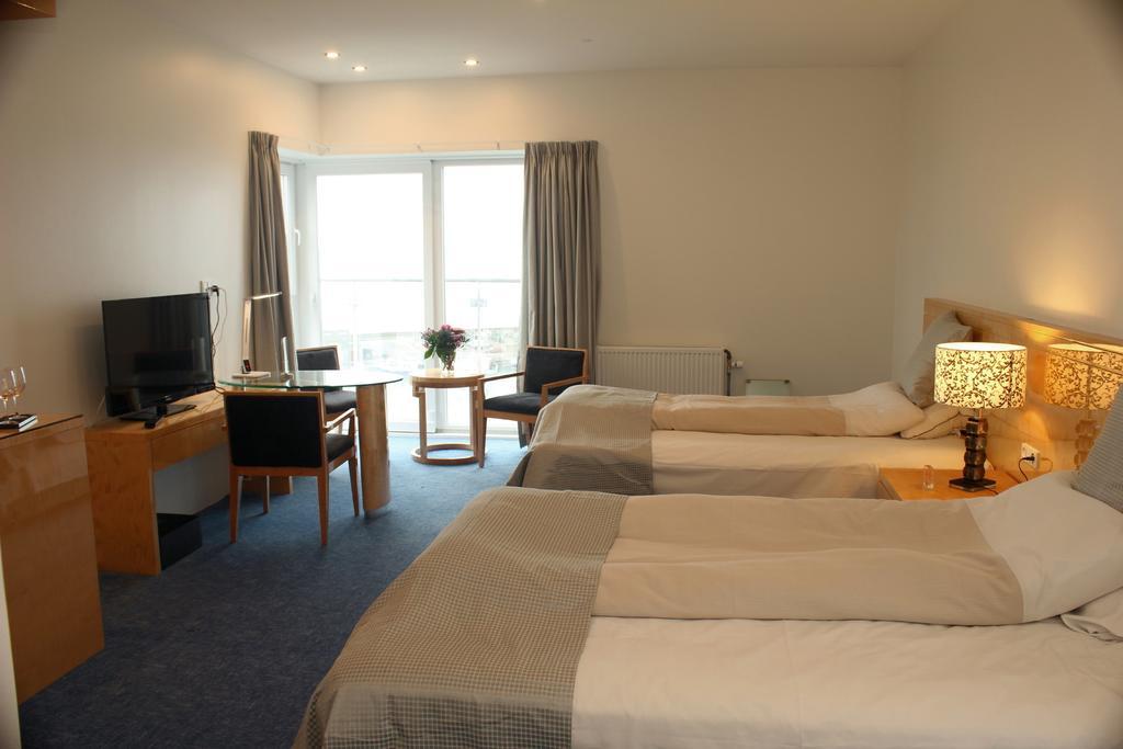 Seafront Hotel ヒアツハルス エクステリア 写真
