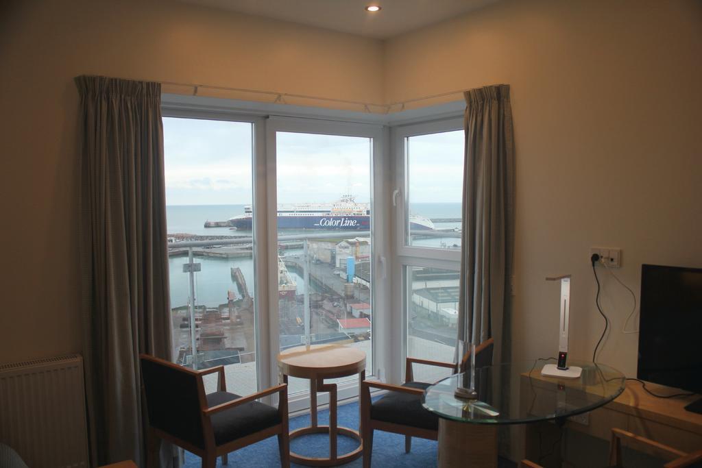 Seafront Hotel ヒアツハルス エクステリア 写真