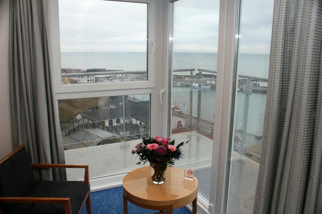 Seafront Hotel ヒアツハルス エクステリア 写真